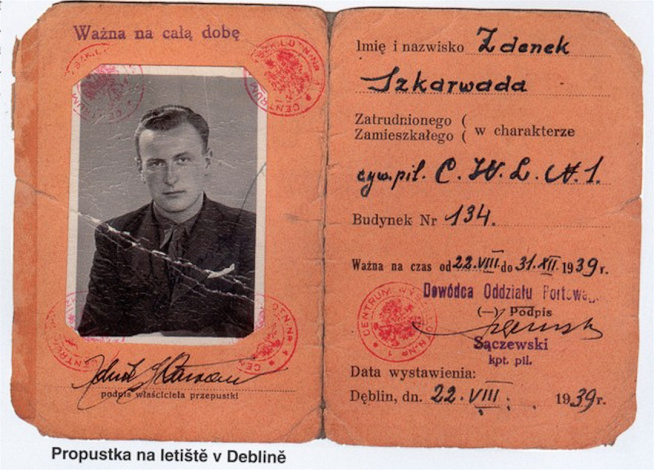 Propustka polského letectva na základně v Deblinu