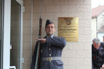 Odhalení pamětní desky na budově ZŠ Olešnice