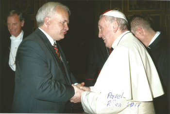 doc. JUDr. Pavel Svoboda, Ph.D. D.E.A., velvyslanec České republiky u Svatého Stolce s papažem Františkem 