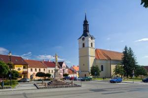 Kostel sv. Vavřince (na náměstí)